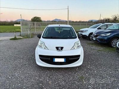 Usata Peugeot 107 68 CV (50 kW) 2009 Bianco Utilitaria