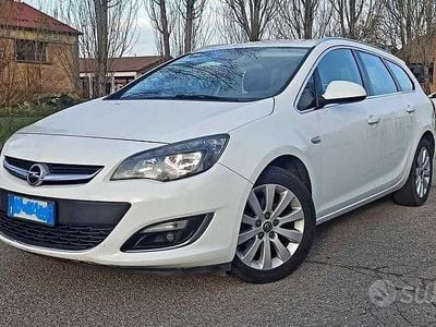 Usata Opel Astra 110 CV (80 kW) 2014 Bianco Station wagon