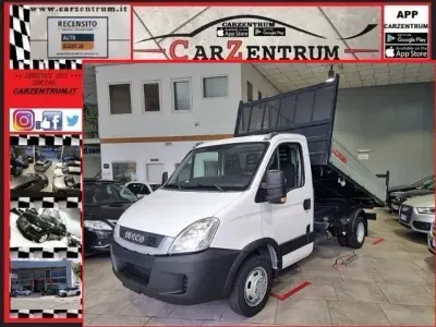 Usata Iveco 35.12 115 CV (84 kW) 2011 Bianco Furgone