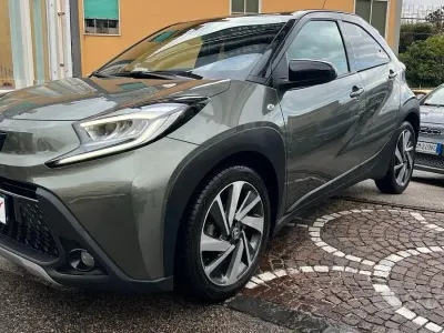 Usata Toyota Aygo X Lounge 72 CV (52 kW) 2022 Verde SUV