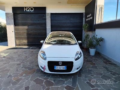 Usata Fiat Grande Punto 75 CV (55 kW) 2008 Bianco Utilitaria
