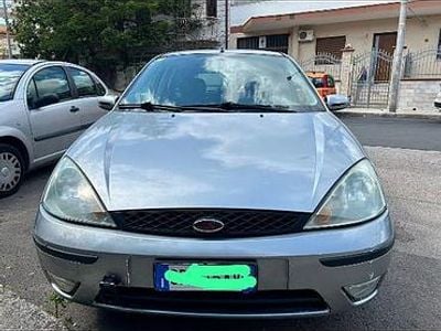 Usata Ford Focus Zetec 101 CV (74 kW) 2004 Grigio Berlina