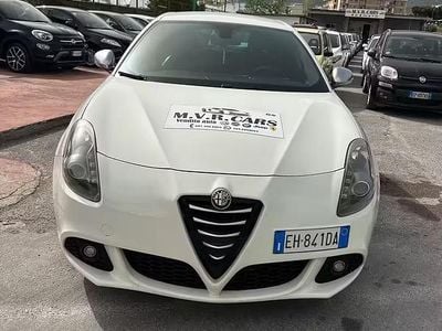 Usata Alfa Romeo Giulietta Distinctive 105 CV (77 kW) 2011 Bianco Utilitaria