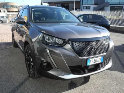 Usata Peugeot 2008 Allure 131 CV (96 kW) 2020 Grigio SUV