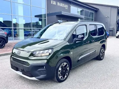 Nuova Fiat Doblò Trekking 131 CV (96 kW) 2026 Verde Monovolume