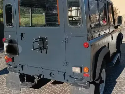 Usata Land Rover Defender 68 CV (50 kW) 1986 Grigio SUV