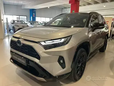 Usata Toyota RAV4 Hybrid Style 218 CV (160 kW) 2023 Grigio SUV