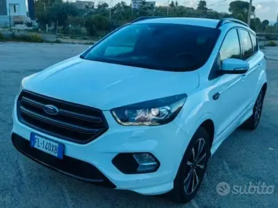 Usata Ford Kuga ST-Line 120 CV (88 kW) 2017 Bianco SUV