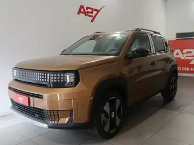 Nuova Fiat Grande Panda La Prima 110 CV (80 kW) 2025 Bronzo Utilitaria