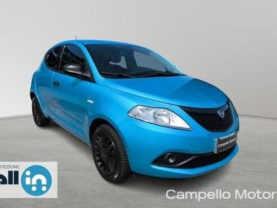 Begagnad Lancia Ypsilon Gold 69 HK (50 kW) 2021 Blå Halvkombi
