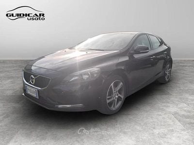 Usata Volvo V40 Inscription 120 CV (88 kW) 2017 Nero Berlina