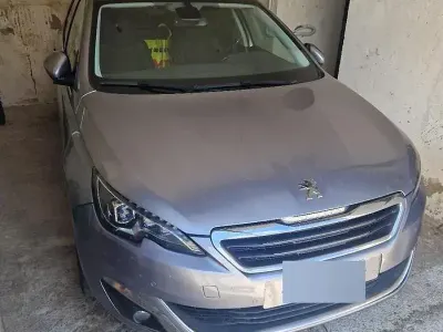 Begagnad Peugeot 308 Allure 120 HK (88 kW) 2015 Grå Kombi
