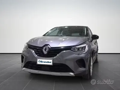 Usata Renault Captur Zen 94 CV (69 kW) 2022 Grigio SUV