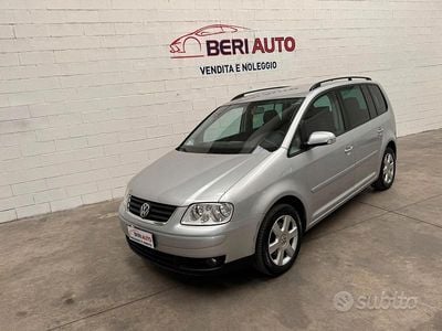 Usata VW Touran 104 CV (76 kW) 2006 Grigio Monovolume