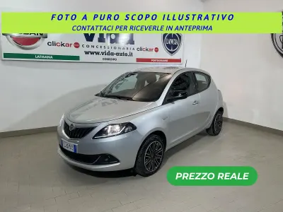 Brugt Lancia Ypsilon 95 HK (69 kW) 2014 Grå Hatchback