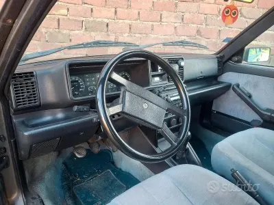 Usata Lancia Delta 78 CV (57 kW) 1988 Grigio Utilitaria