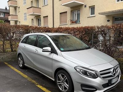 Usata Mercedes B200 2015 Grigio Monovolume