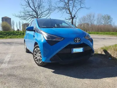 Gebraucht Toyota Aygo X-play 72 PS (52 kW) 2019 Blau Kleinwagen