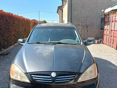 Usata SsangYong Kyron 141 CV (103 kW) 2006 Grigio SUV