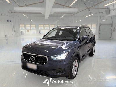 Usata Volvo XC40 Momentum 129 CV (94 kW) 2021 Blu SUV