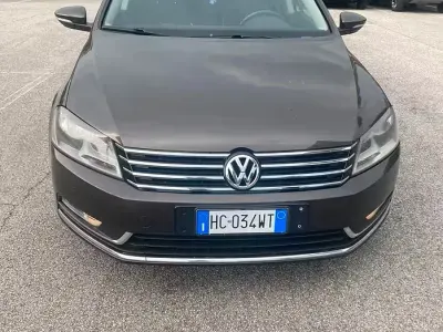 Usata VW Passat 140 CV (102 kW) 2014 Marrone Station wagon