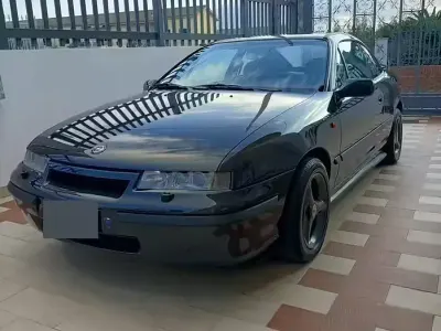 Usata Opel Calibra 150 CV (110 kW) 1993 Nero Coupé