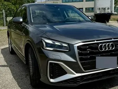 Usata Audi Q2 S-Line 150 CV (110 kW) 2024 Grigio SUV