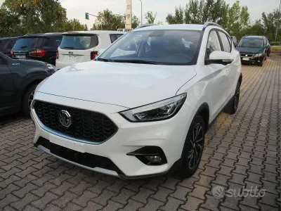 Usata MG ZS Luxury 106 CV (77 kW) 2024 Bianco SUV