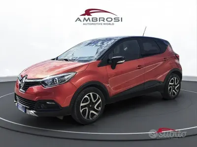 Käytetty Renault Captur Zen 90 HP (66 kW) 2016 Punainen Katumaasturi