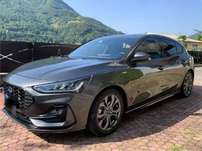 Usata Ford Focus ST-Line X 125 CV (91 kW) 2024 Grigio Berlina