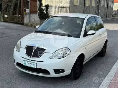 Usata Lancia Ypsilon 60 CV (44 kW) 2008 Bianco Utilitaria