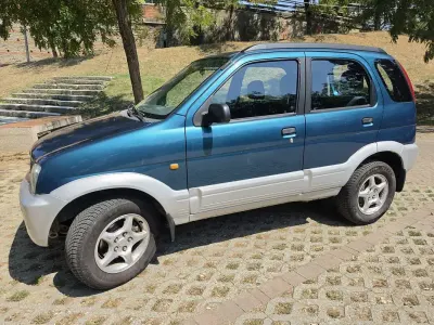 Usata Daihatsu Terios 83 CV (61 kW) 2001 Verde SUV