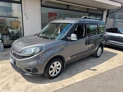 Usata Fiat Doblò Lounge 120 CV (88 kW) 2020 Grigio Monovolume