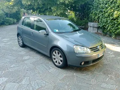 Usata VW Golf IV Sportline 140 CV (102 kW) 2004 Grigio Berlina