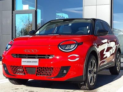 Nuova Fiat 600 La Prima 110 CV (80 kW) 2025 Rosso SUV