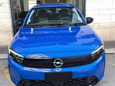 Usata Opel Corsa Edition 101 CV (74 kW) 2024 Blu Berlina