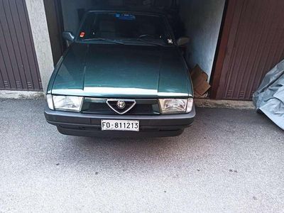 Usata Alfa Romeo 75 110 CV (80 kW) 1991 Verde Berlina