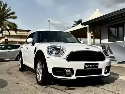 Usata Mini Cooper Countryman Business 116 CV (85 kW) 2018 Bianco SUV