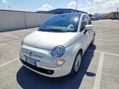 Begagnad Fiat 500 Lounge 69 HK (50 kW) 2014 Vit Sedan