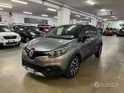 Usata Renault Captur 90 CV (66 kW) 2017 Grigio SUV