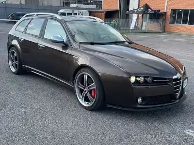 Usata Alfa Romeo 159 260 CV (191 kW) 2008 Marrone Station wagon