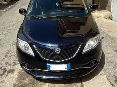 Usata Lancia Ypsilon Platinum 69 CV (50 kW) 2017 Utilitaria