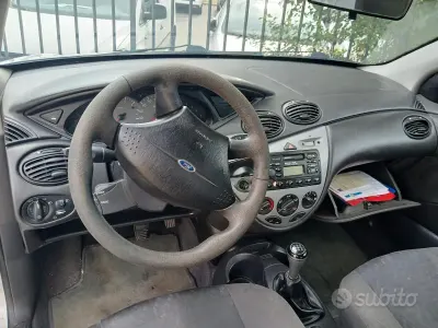 Usata Ford Focus 100 CV (73 kW) 2001 Berlina