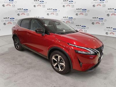 Rosso tetto nero Usata 2024 Nissan Qashqai N-Connecta SUV | 26.900 € (Buon prezzo)