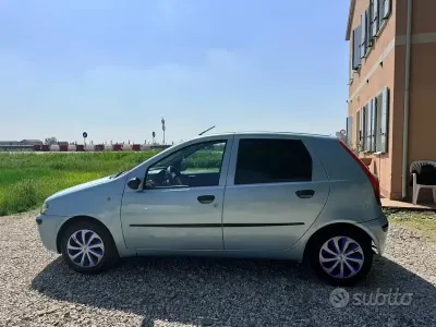 Usata Fiat Punto 60 CV (44 kW) 2001 Utilitaria
