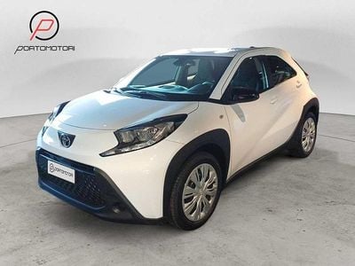 Nuova Toyota Aygo Active 72 CV (52 kW) 2025 Bianco Utilitaria