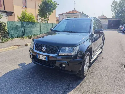 Usata Suzuki Grand Vitara 129 CV (94 kW) 2010 Nero SUV