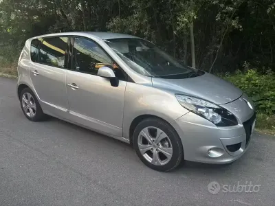 Usata Renault Scenic E-Tech 110 CV (80 kW) 2011 Grigio Monovolume