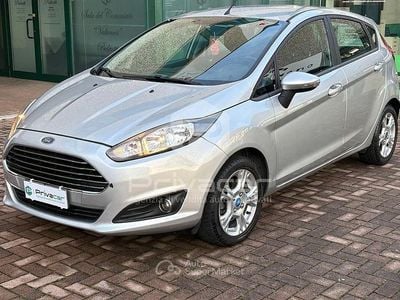 Usata Ford Fiesta 75 CV (55 kW) 2015 Bianco Utilitaria