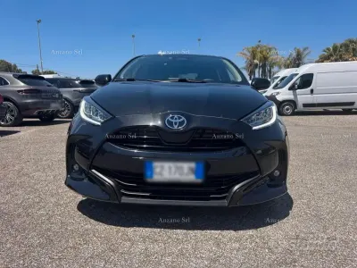 Usata Toyota Yaris Hybrid Trend 92 CV (67 kW) 2025 Nero Berlina
